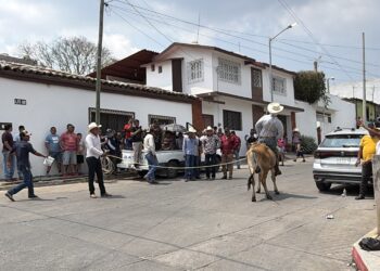 Tradición y fe en Semana Santa: Quema de Judas en el Barrio de San Francisco y Mirador de Berriozábal 