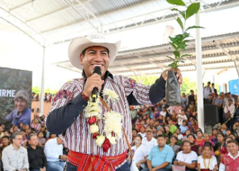 Eduardo Ramírez impulsa acciones para transformar a Pantelhó