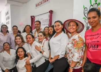 Eduardo Ramírez impulsa obras para mujeres y carreteras en el Soconusco