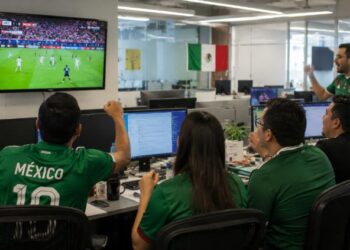 Gobierno decreta home office y suspensión de clases por encuentro de México en el Mundial