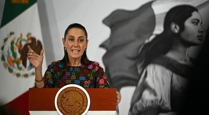 México prepara medidas jurídicas “más allá de notas diplomáticas” por ataques de ICE contra mexicanos: Sheinbaum
