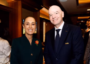 Claudia Sheinbaum entrega a Rodri el Balón de Oro del Mundial 2026