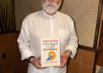 Efraín Bartolomé presentó “Educación emocional en 20 lecciones” 